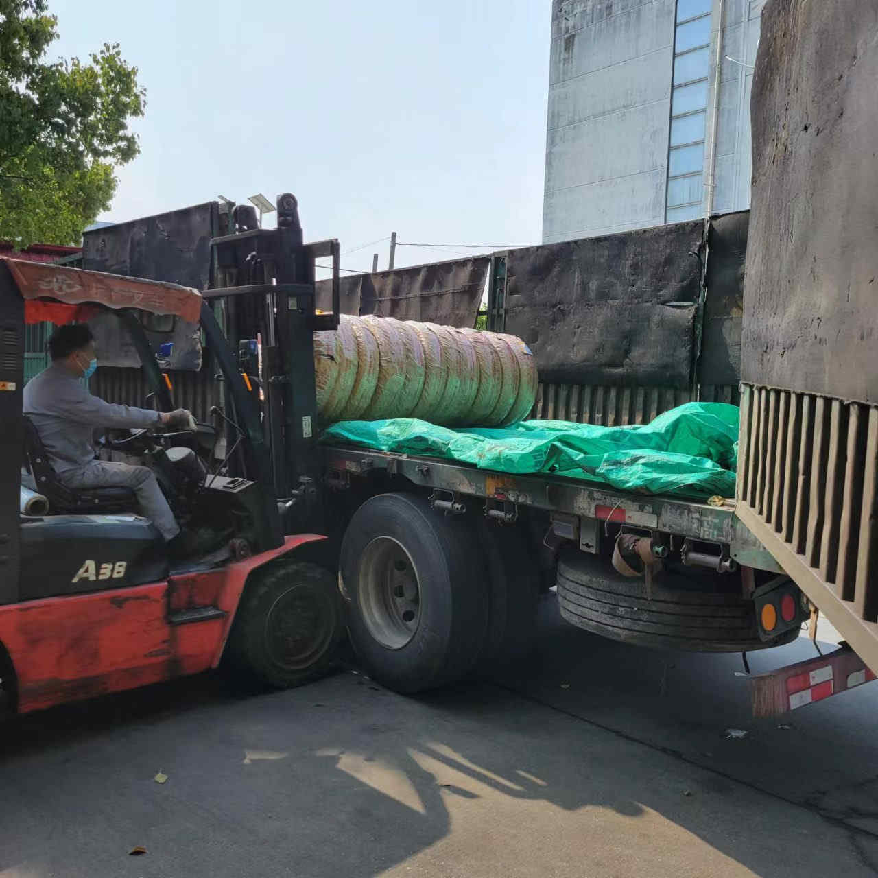 Klients sagatavo un transportē preces