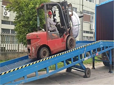 Tracn CHQ 10B21 transports uz Malaiziju