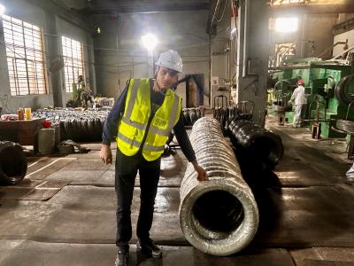 Marokas klienti veic{0}}uz vietas pārbaudi uzņēmumā Aotian Steel, liecinot pa...